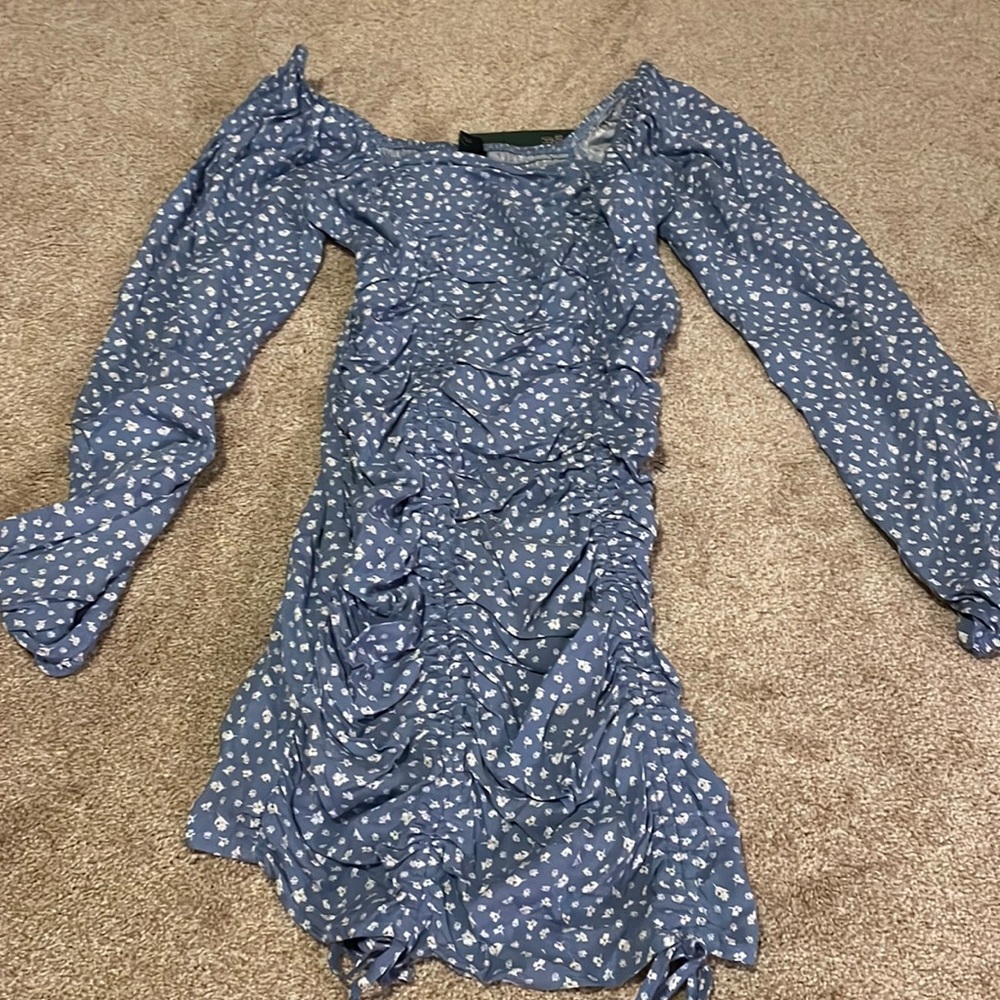 Floral bodycon dress with puffy sleeves
